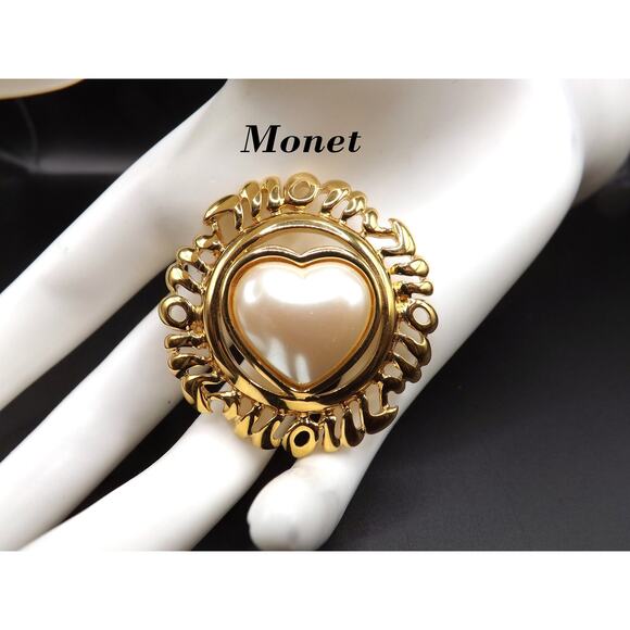 Vintage Monet "Mom" Gold Plated Heart Brooch, Faux Pearl Center, 1960s - Picture 1 of 10
